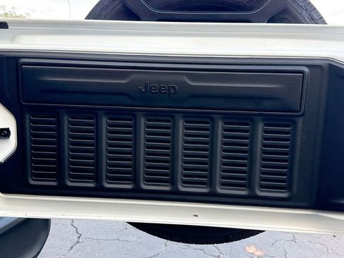 Used 2021 Jeep Wrangler Sport image 29