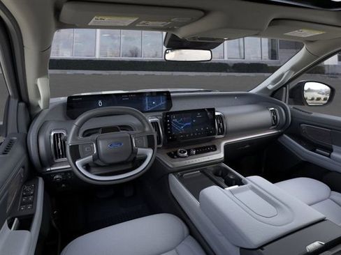 New 2025 Ford Expedition Platinum w/ Platinum Ultimate Package image 9