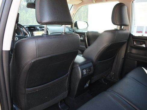 Used 2024 Toyota 4Runner TRD Off-Road Premium AWD/4WD image 21