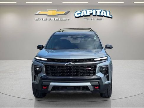 Used 2025 Chevrolet Traverse Z71 w/ Driver Confidence Package AWD/4WD image 8