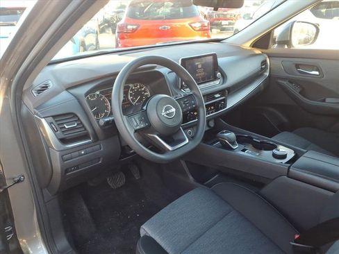 Used 2023 Nissan Rogue SV image 12