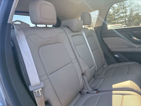 Used 2021 Lincoln Corsair FWD w/ Premium Package image 17