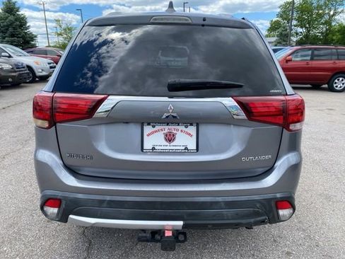 Used 2018 Mitsubishi Outlander ES AWD/4WD image 5