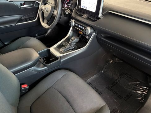 Certified 2025 Toyota RAV4 XLE w/ Convenience Package FWD image 18