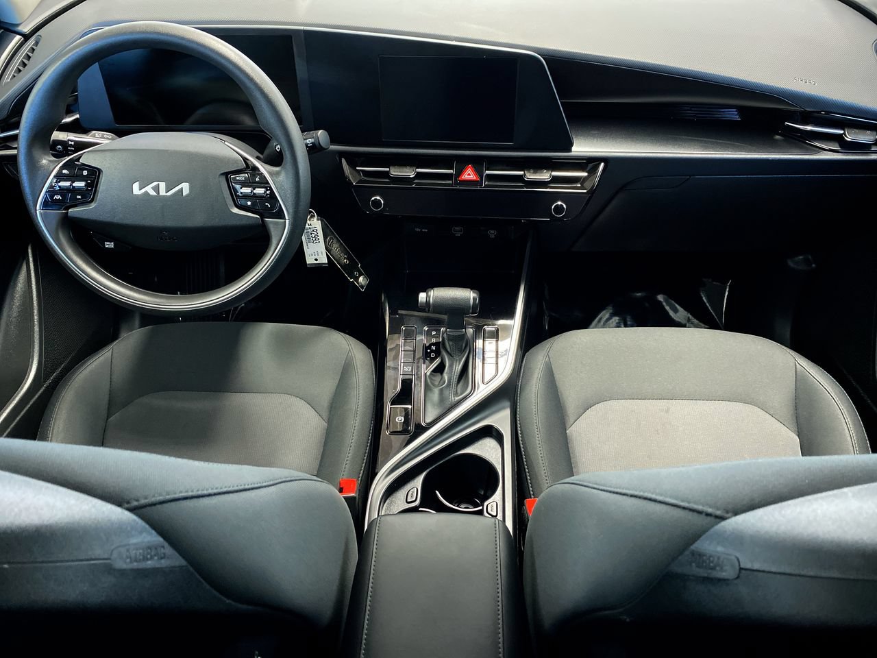 Certified 2025 Kia Niro LX FWD image 31