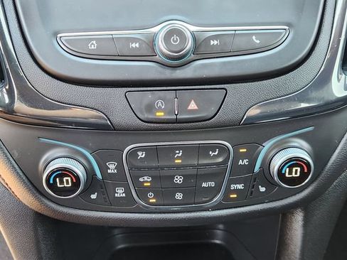 Used 2023 Chevrolet Equinox RS FWD image 18