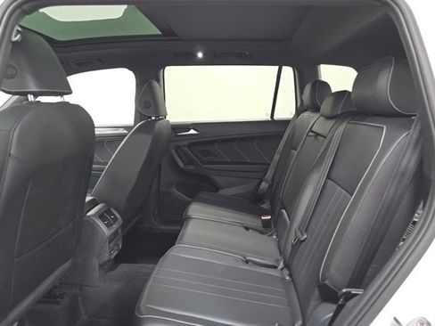 Used 2024 Volkswagen Tiguan SE R-Line AWD/4WD image 8