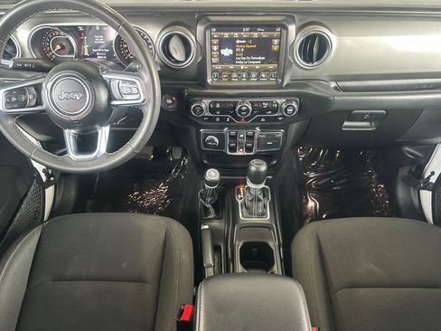 Used 2023 Jeep Gladiator Overland image 12