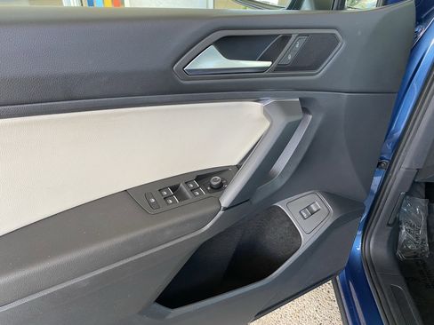 Used 2019 Volkswagen Tiguan SEL AWD/4WD image 12