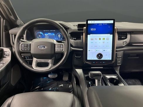 Used 2022 Ford F150 Lightning Lariat image 5