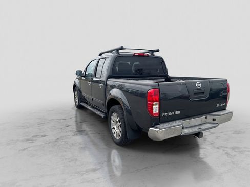 Used 2011 Nissan Frontier SL w/ Moonroof Pkg AWD/4WD image 4