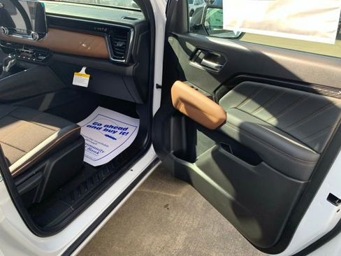 New 2026 GMC Canyon AT4 w/ Nightfall Essentials Package image 12