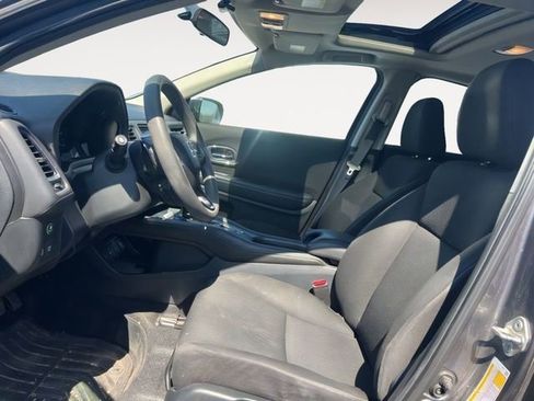 Used 2018 Honda HR-V EX image 8