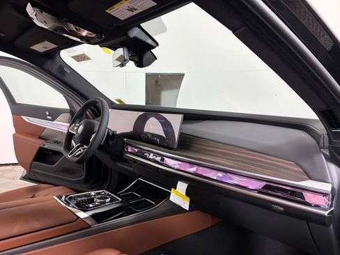 New 2026 BMW 740i xDrive w/ Premium Package AWD/4WD image 17