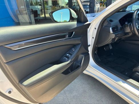 Used 2019 Honda Accord Sport image 9