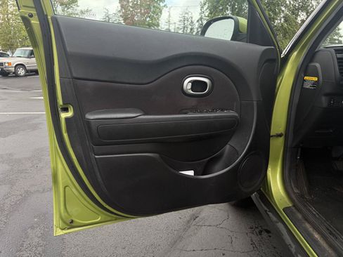 Used 2016 Kia Soul FWD image 9