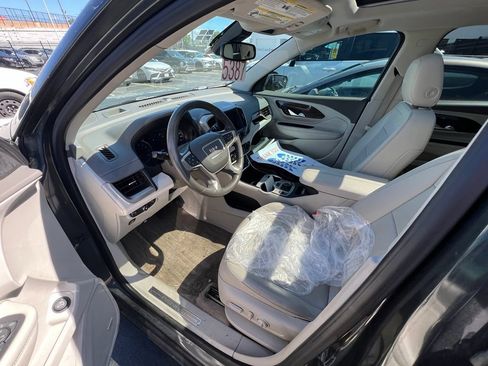 Used 2020 GMC Terrain Denali w/ Denali Premium Package AWD/4WD image 5