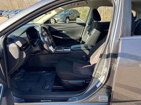 Used 2022 Nissan Sentra SR w/ Electronics Package image 36