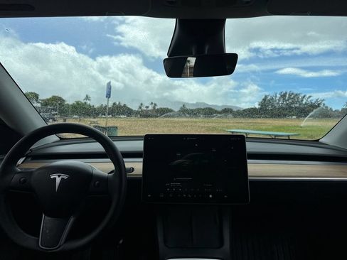 Used 2023 Tesla Model Y Long Range AWD/4WD image 13