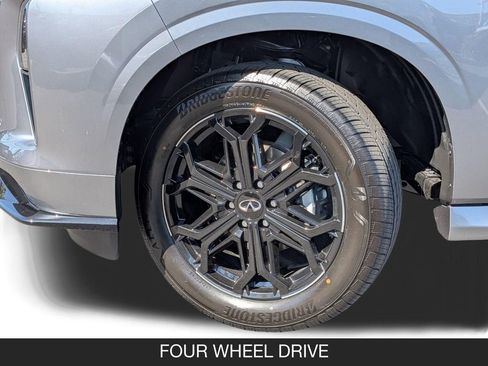 New 2026 INFINITI QX80 4WD image 10