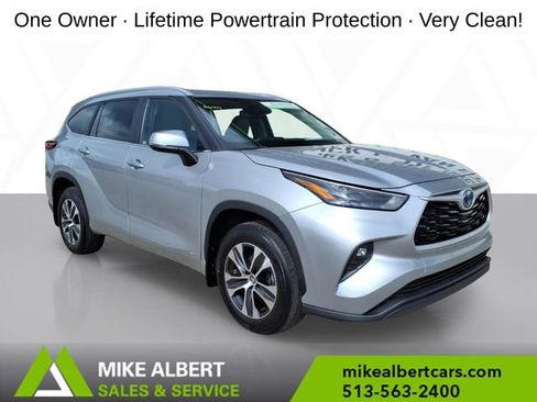 Used 2023 Toyota Highlander XLE image 1