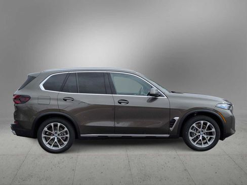 Used 2026 BMW X5 xDrive40i AWD/4WD image 9