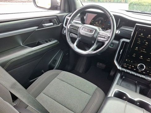 Used 2025 GMC Acadia Elevation FWD image 15