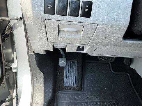 Used 2015 Toyota Highlander XLE FWD image 14