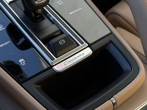 Used 2023 Porsche Cayenne image 32