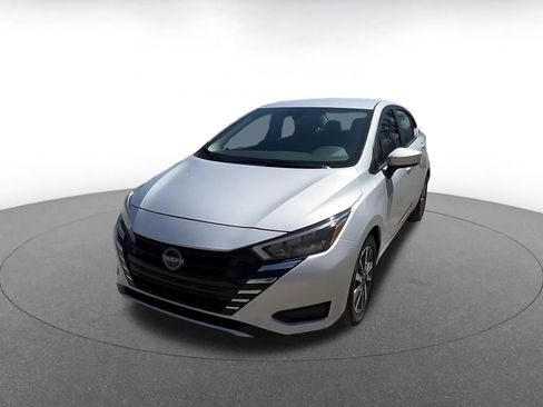 Used 2025 Nissan Versa SV FWD image 7