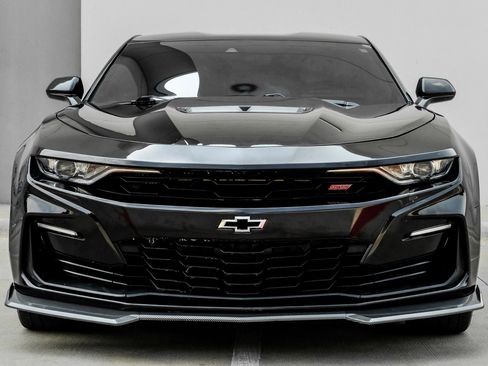 Used 2019 Chevrolet Camaro SS RWD image 13