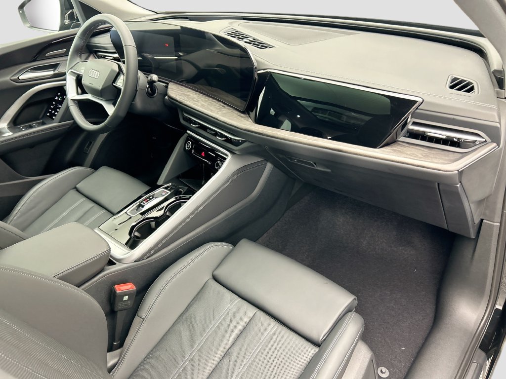 Used 2025 Audi Q5 Premium AWD/4WD image 17