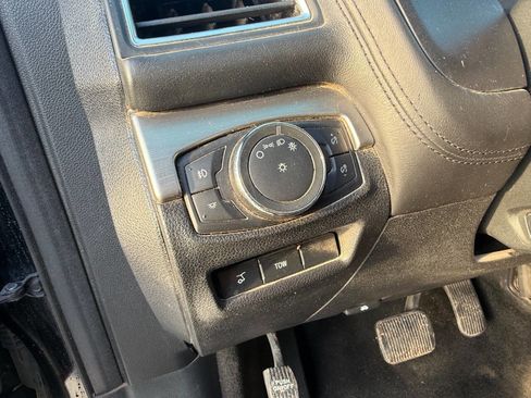 Used 2017 Ford Explorer Platinum image 13