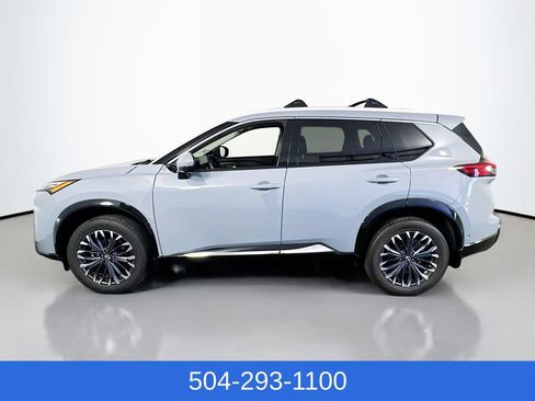 Used 2025 Nissan Rogue Platinum FWD image 10