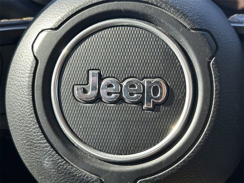 Used 2024 Jeep Wrangler Sport S image 37