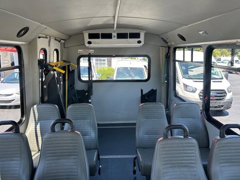 Used 2015 Ford E-350 and Econoline 350 Super Duty image 24