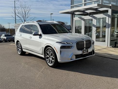 Used 2023 BMW X7 xDrive40i w/ Premium Package image 1