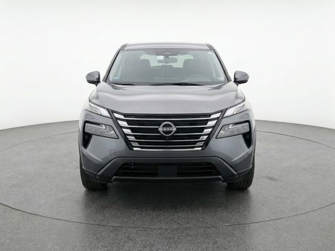 Used 2025 Nissan Rogue SV FWD image 2