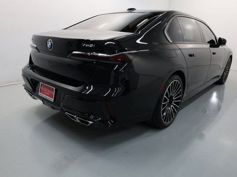 Used 2024 BMW 760i xDrive w/ Executive Package image 72