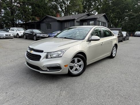 Used 2015 Chevrolet Cruze LT FWD image 1
