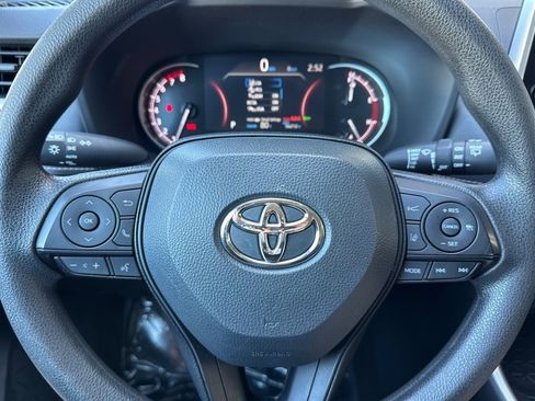 Used 2024 Toyota RAV4 XLE FWD image 15