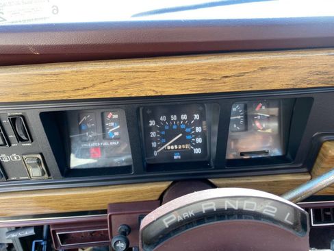 Used 1989 Jeep Grand Wagoneer AWD/4WD image 25