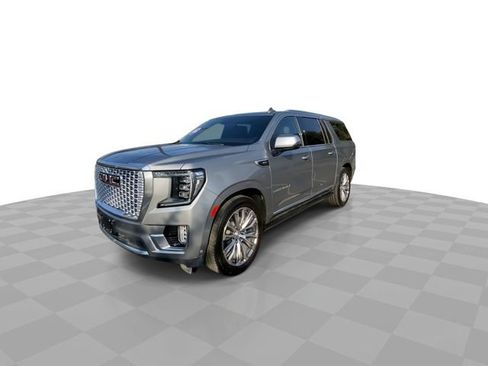 Used 2023 GMC Yukon XL Denali w/ Denali Reserve Package AWD/4WD image 6