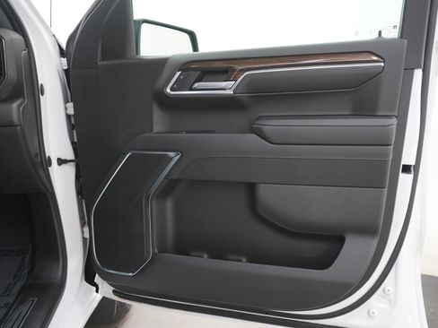 Used 2023 Chevrolet Silverado 1500 RST AWD/4WD image 11