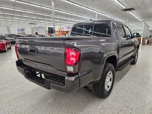 Used 2019 Toyota Tacoma SR w/ SR Convenience Package image 4