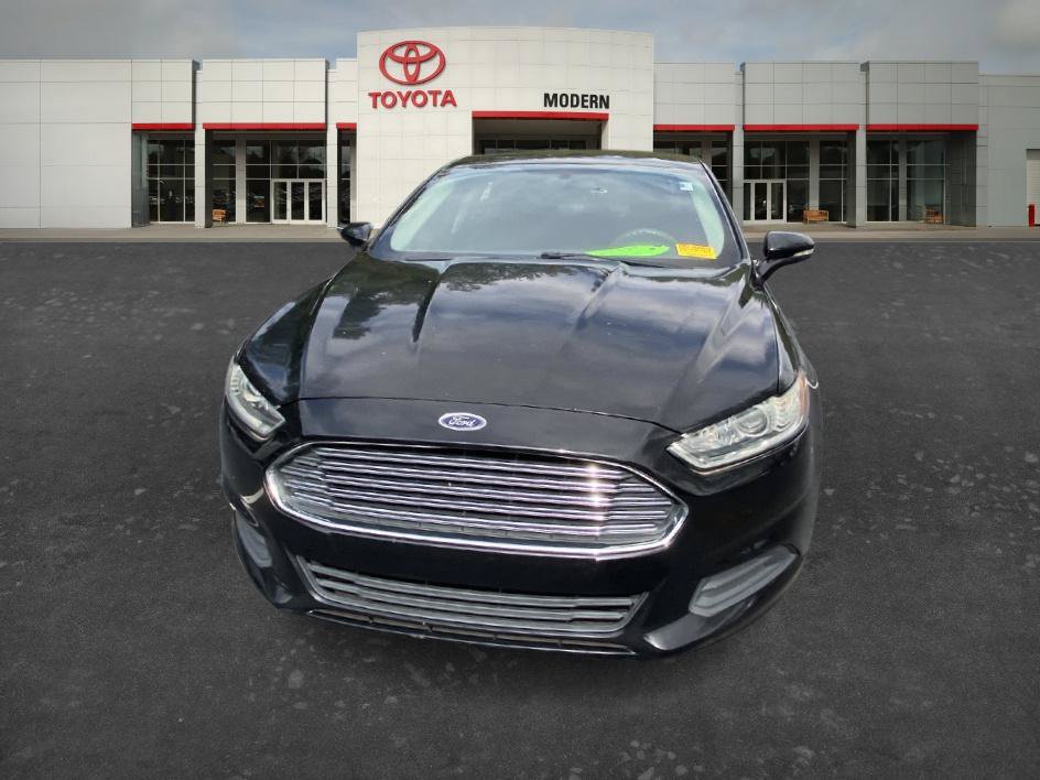 Used 2016 Ford Fusion SE FWD image 3