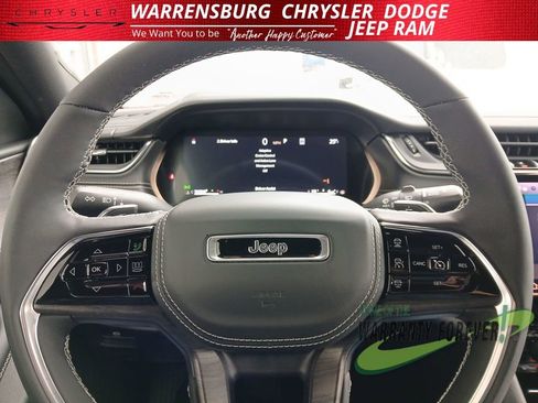 New 2025 Jeep Grand Cherokee L Overland w/ Luxury Tech Group IV image 20