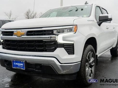 Used 2023 Chevrolet Silverado 1500 LT AWD/4WD image 2