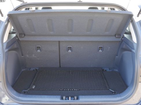 Used 2024 Hyundai Venue Limited FWD image 6