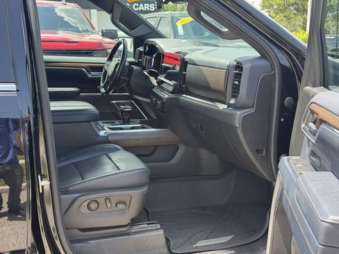 Used 2023 Chevrolet Silverado 1500 High Country w/ High Country Premium Package AWD/4WD image 19